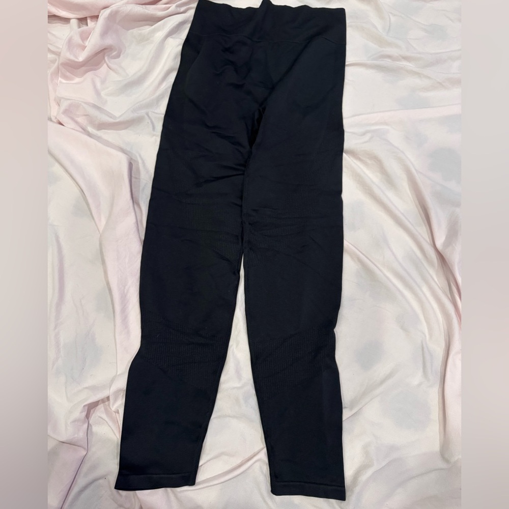 PINK Victoria's Secret Black Leggings size m/l